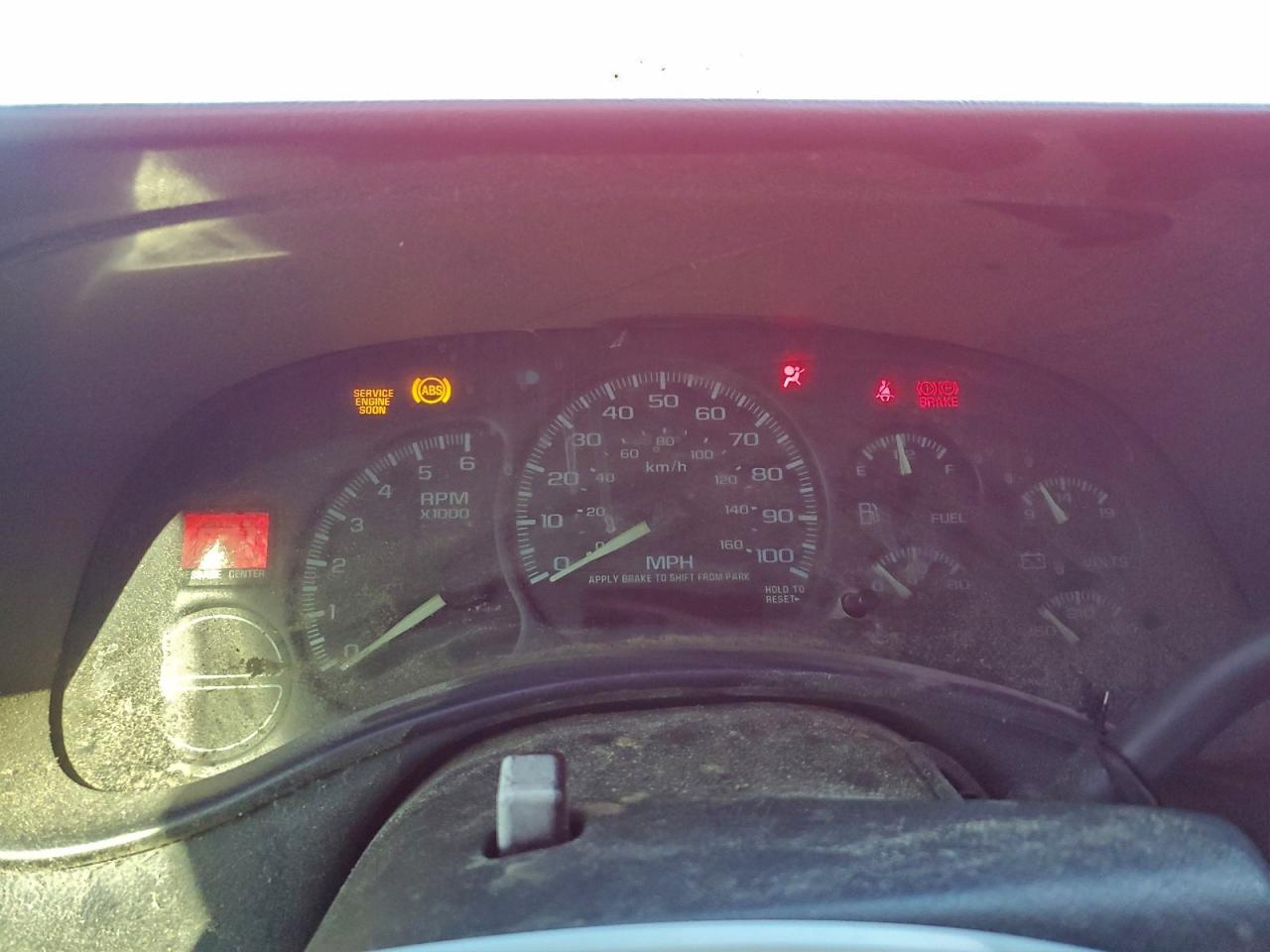 Chevrolet Silverado K1500 Image 2