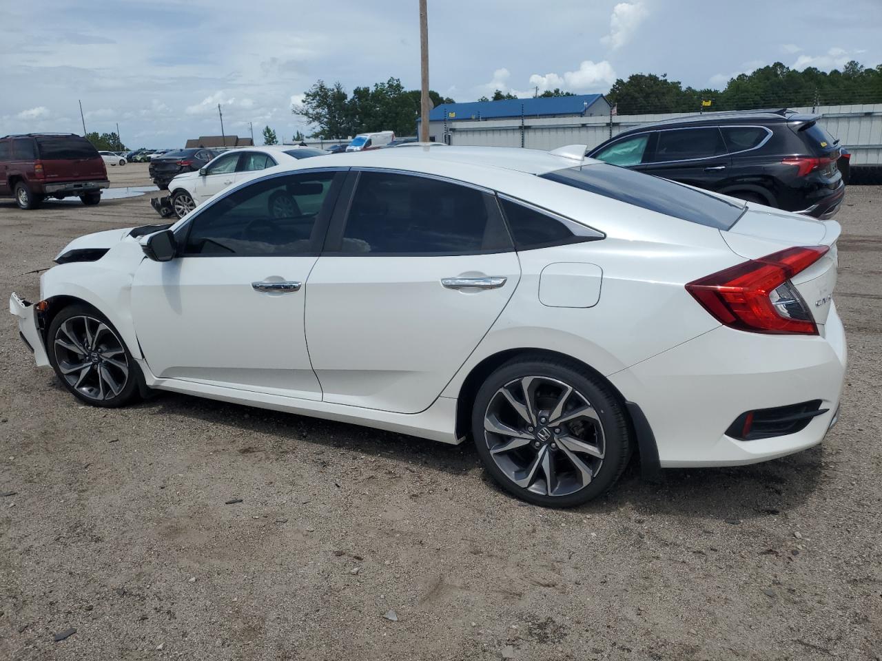 Honda Civic Touring Image 2