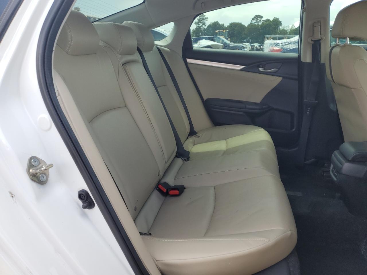 Honda Civic Touring Image 7