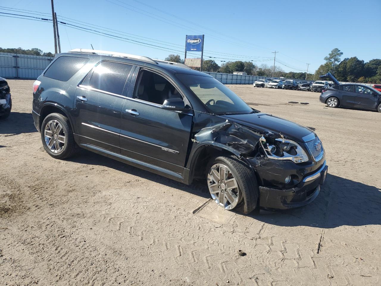 GMC Acadia Denali Image 4
