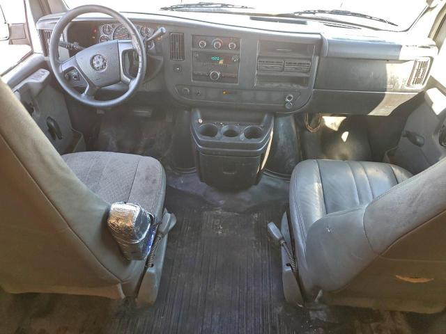 Chevrolet Express Image 9
