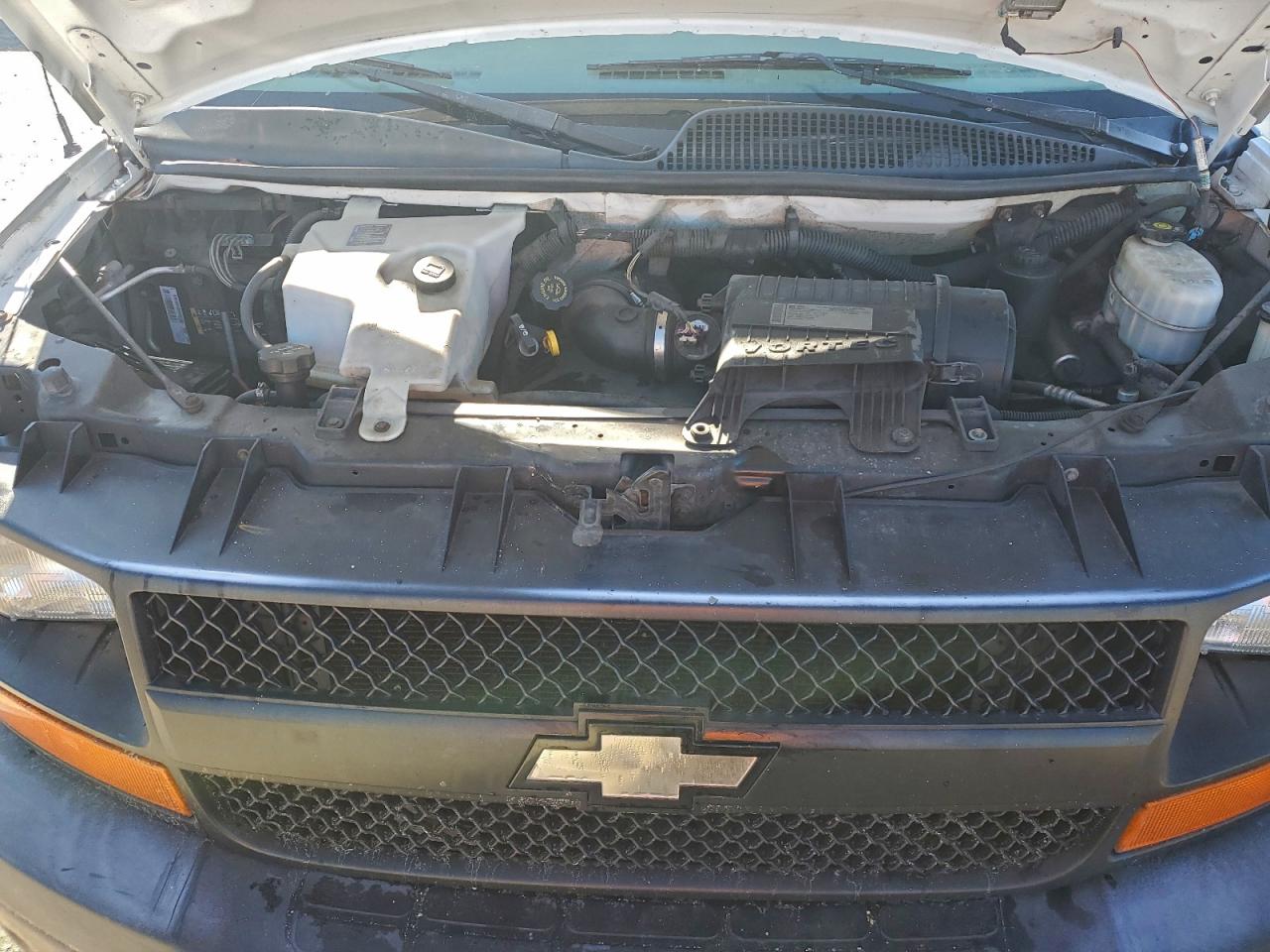 Chevrolet Express Image 3