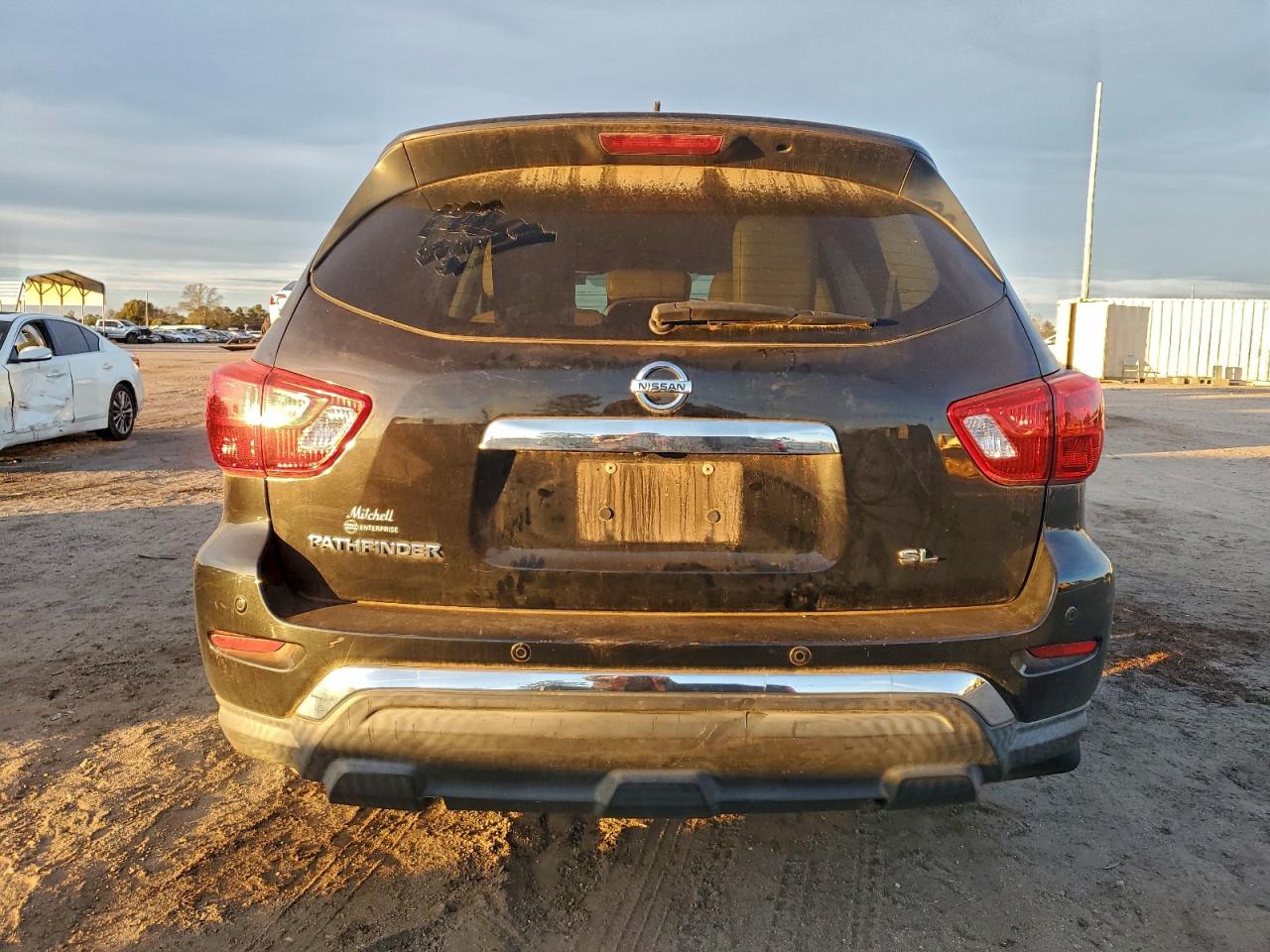 Nissan Pathfinder S Image 5