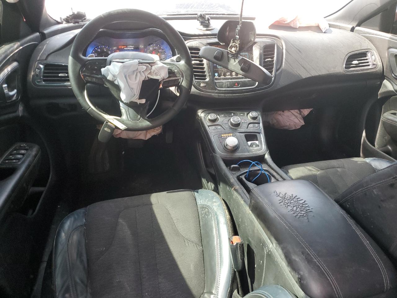 Chrysler 200 S Image 6