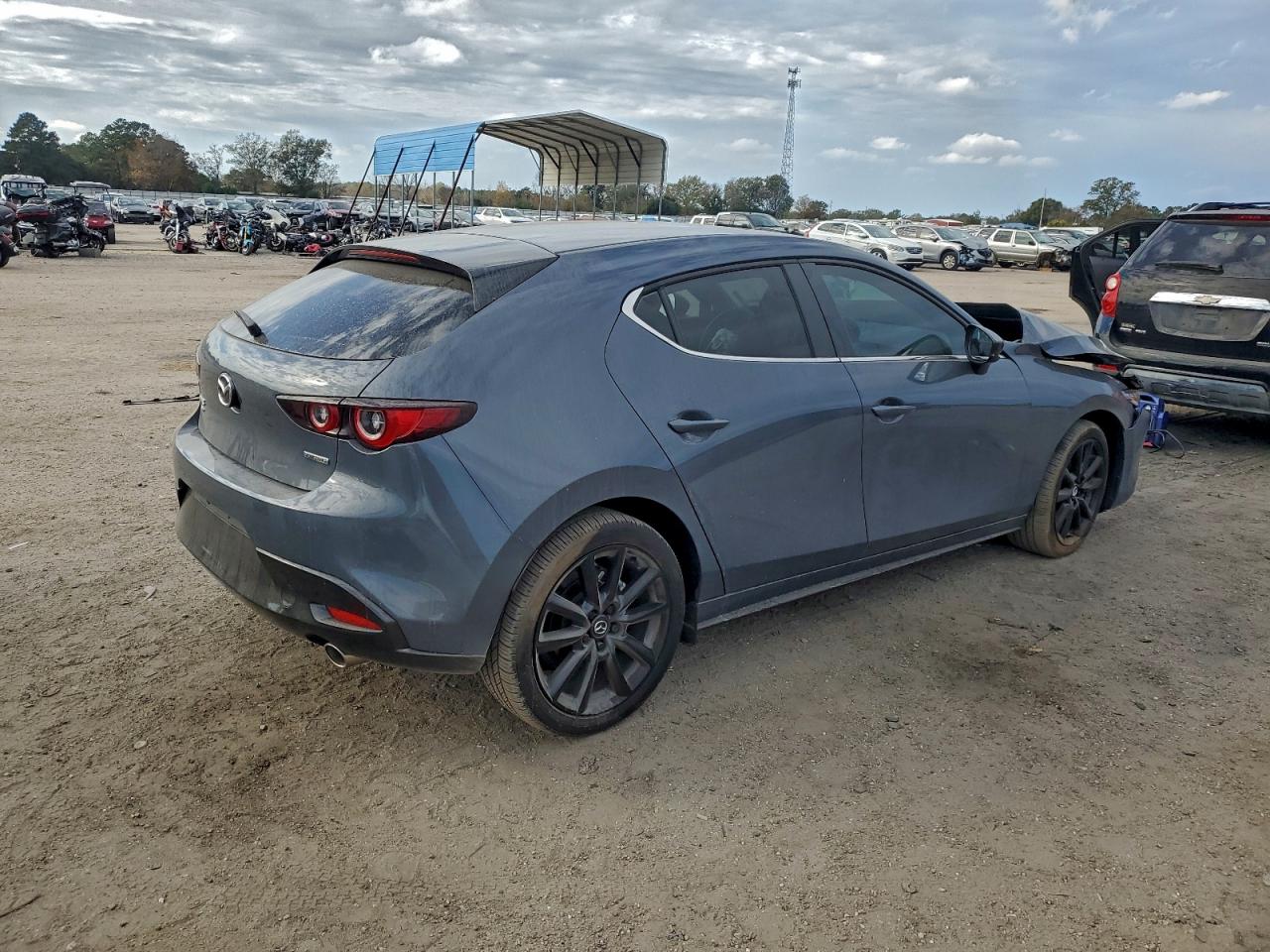 Mazda 3 Preferred Image 9