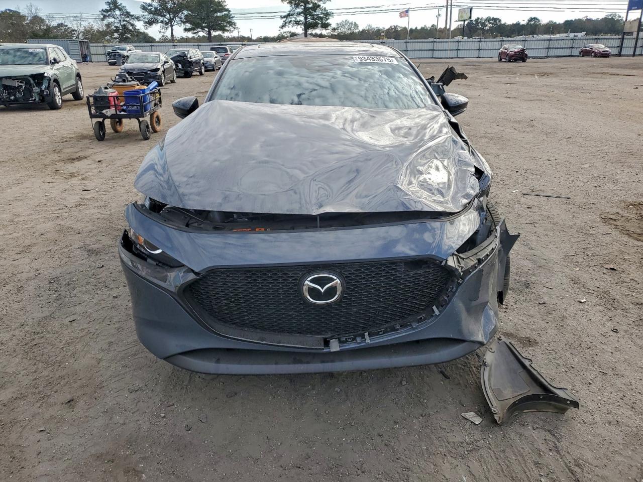 Mazda 3 Preferred Image 8