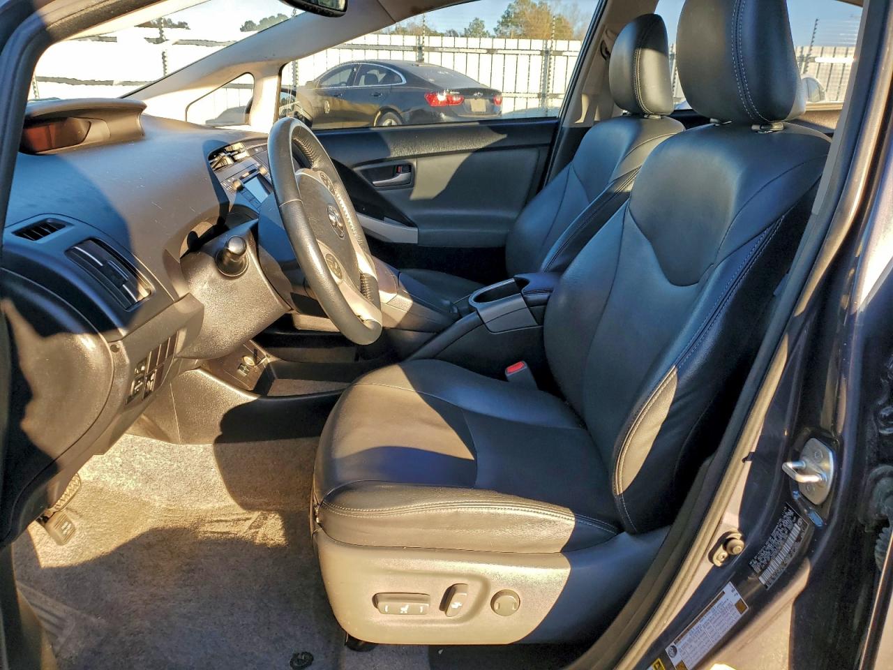 Toyota Prius Image 12