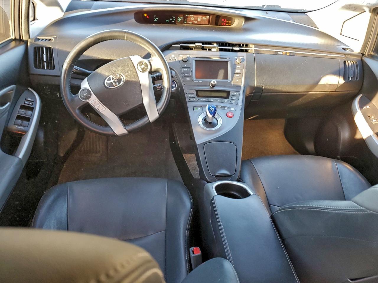 Toyota Prius Image 8