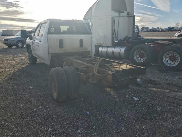 Chevrolet Silverado K3500 Image 4