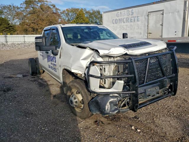 Chevrolet Silverado K3500 Image 10
