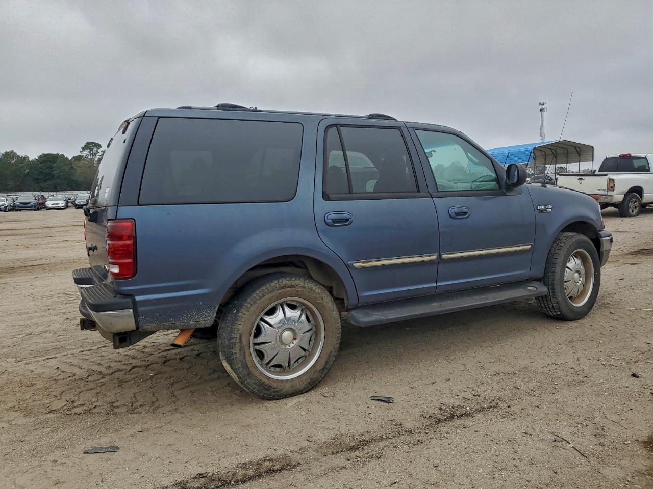Ford Expedition Image 2
