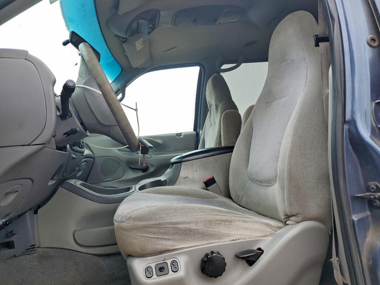 Ford Expedition Image 3