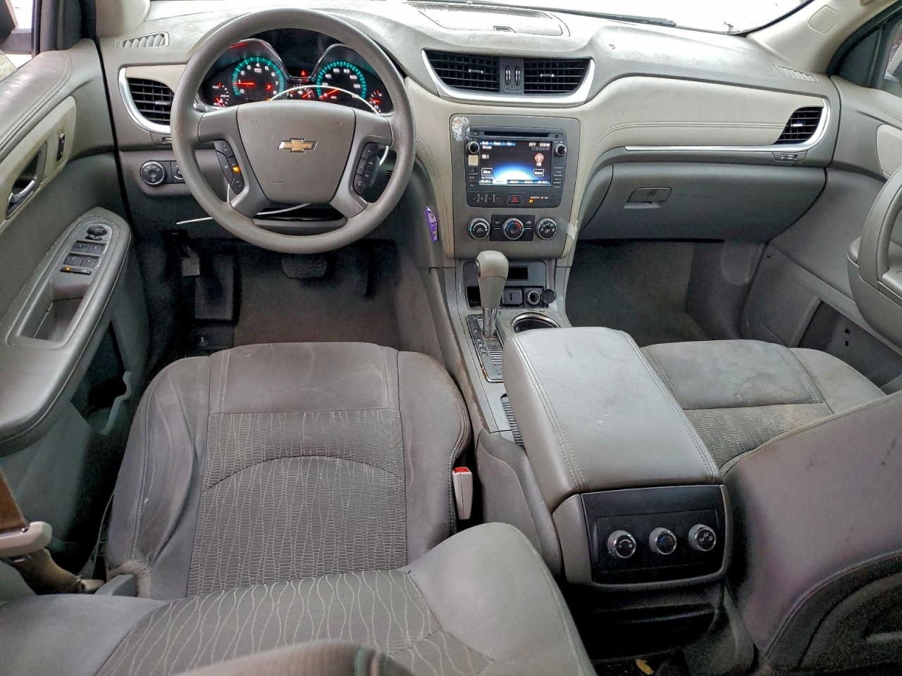 Chevrolet Traverse Ls Image 9