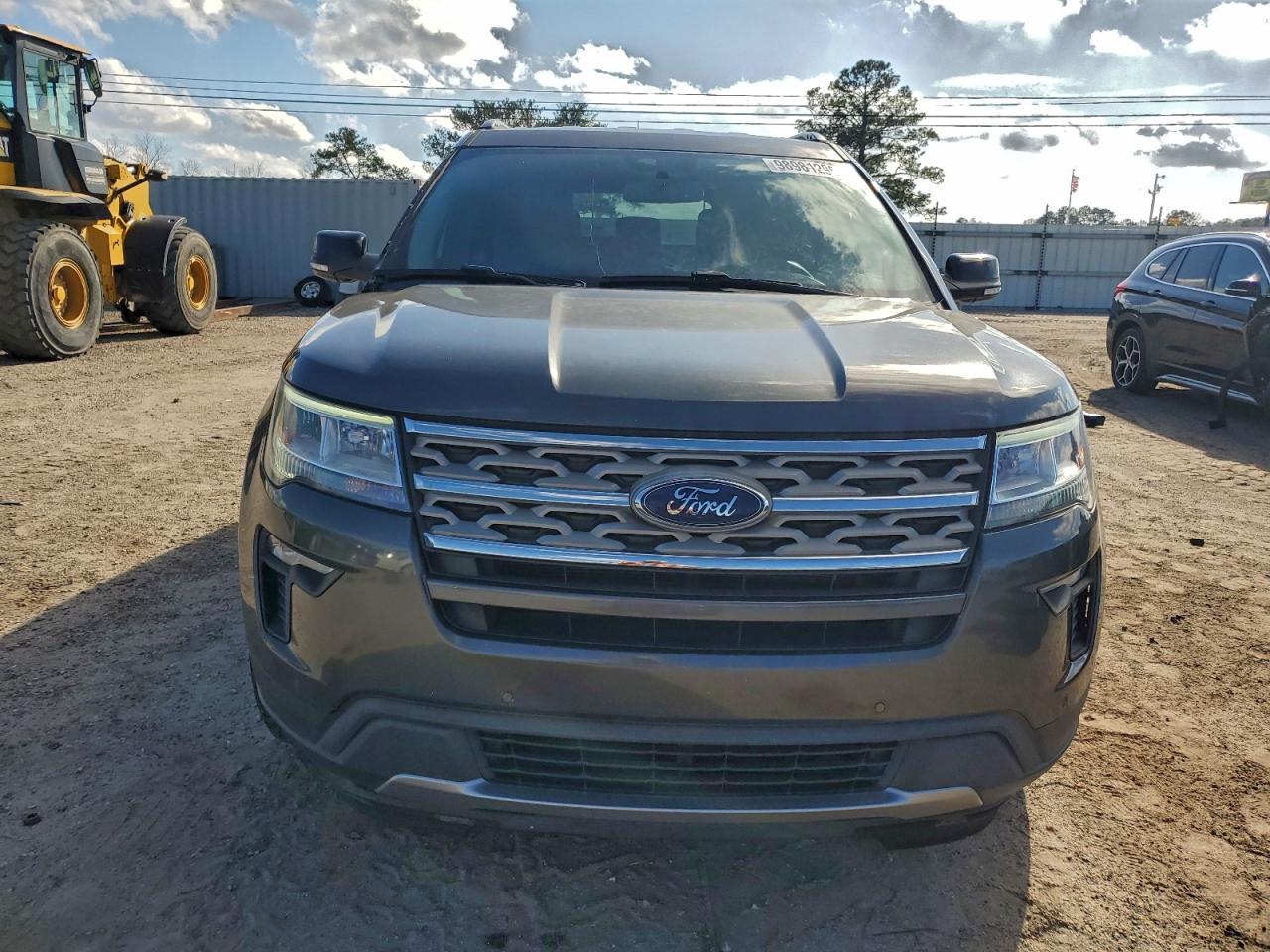 Ford Explorer Xlt Image 3