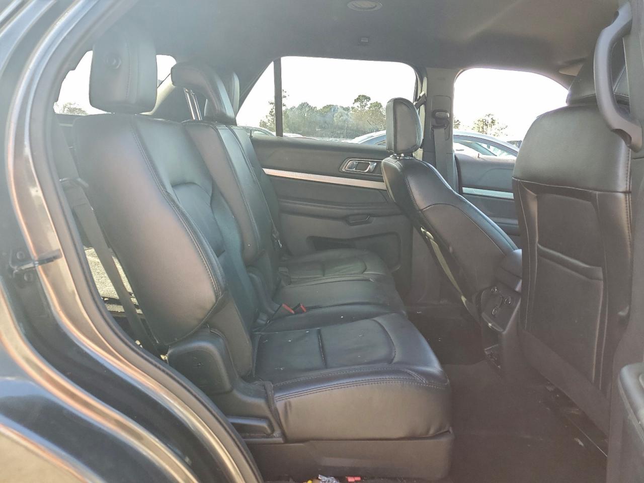 Ford Explorer Xlt Image 14