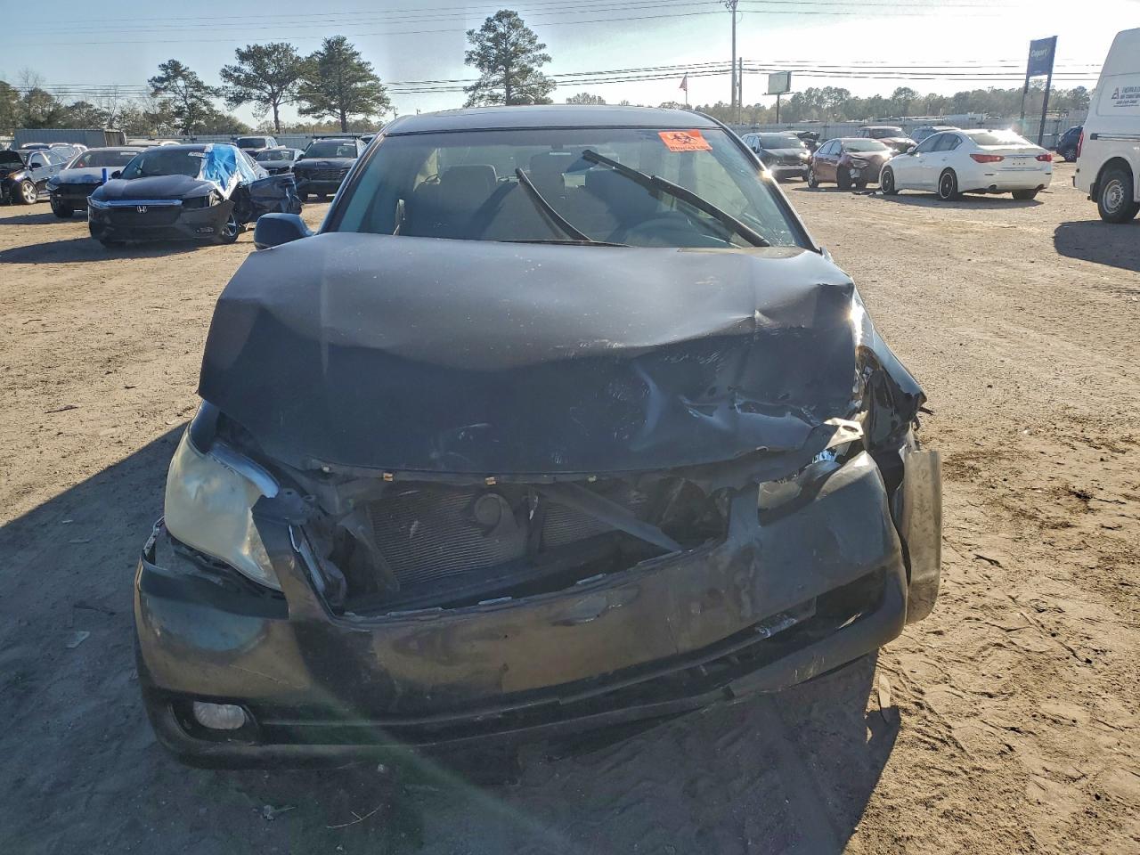 Toyota Avalon Xl Image 9