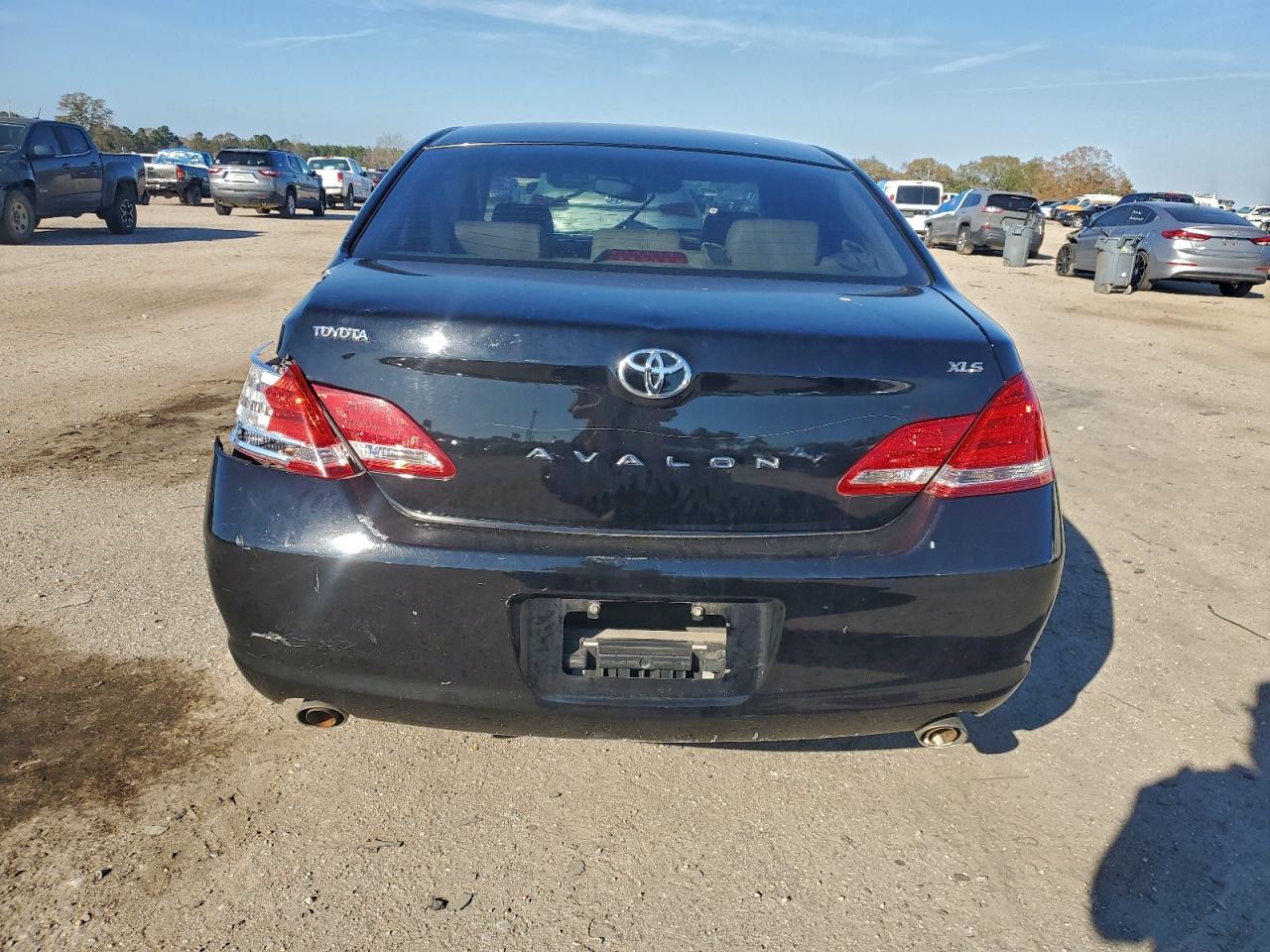 Toyota Avalon Xl Image 6