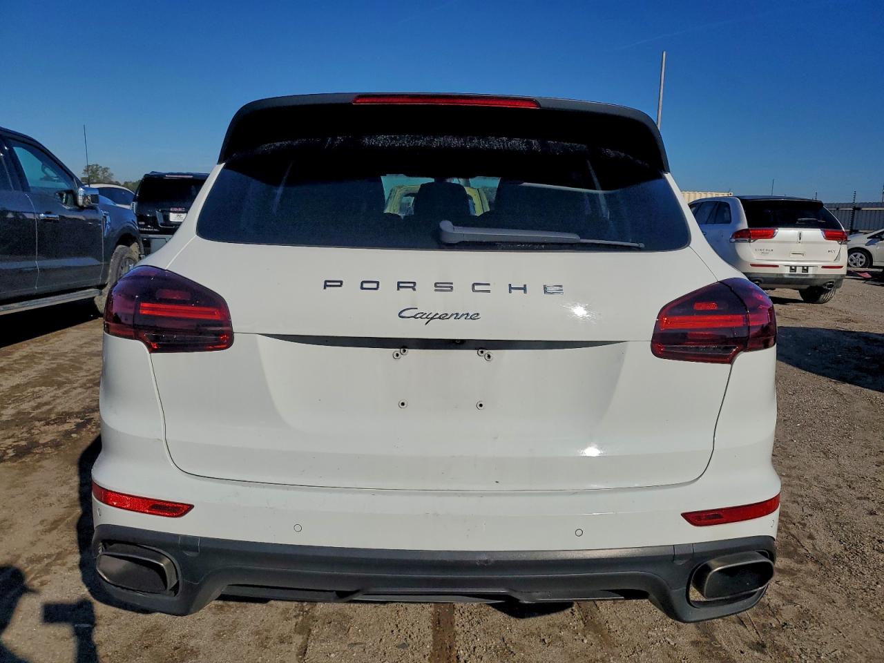 Porsche Cayenne Image 8