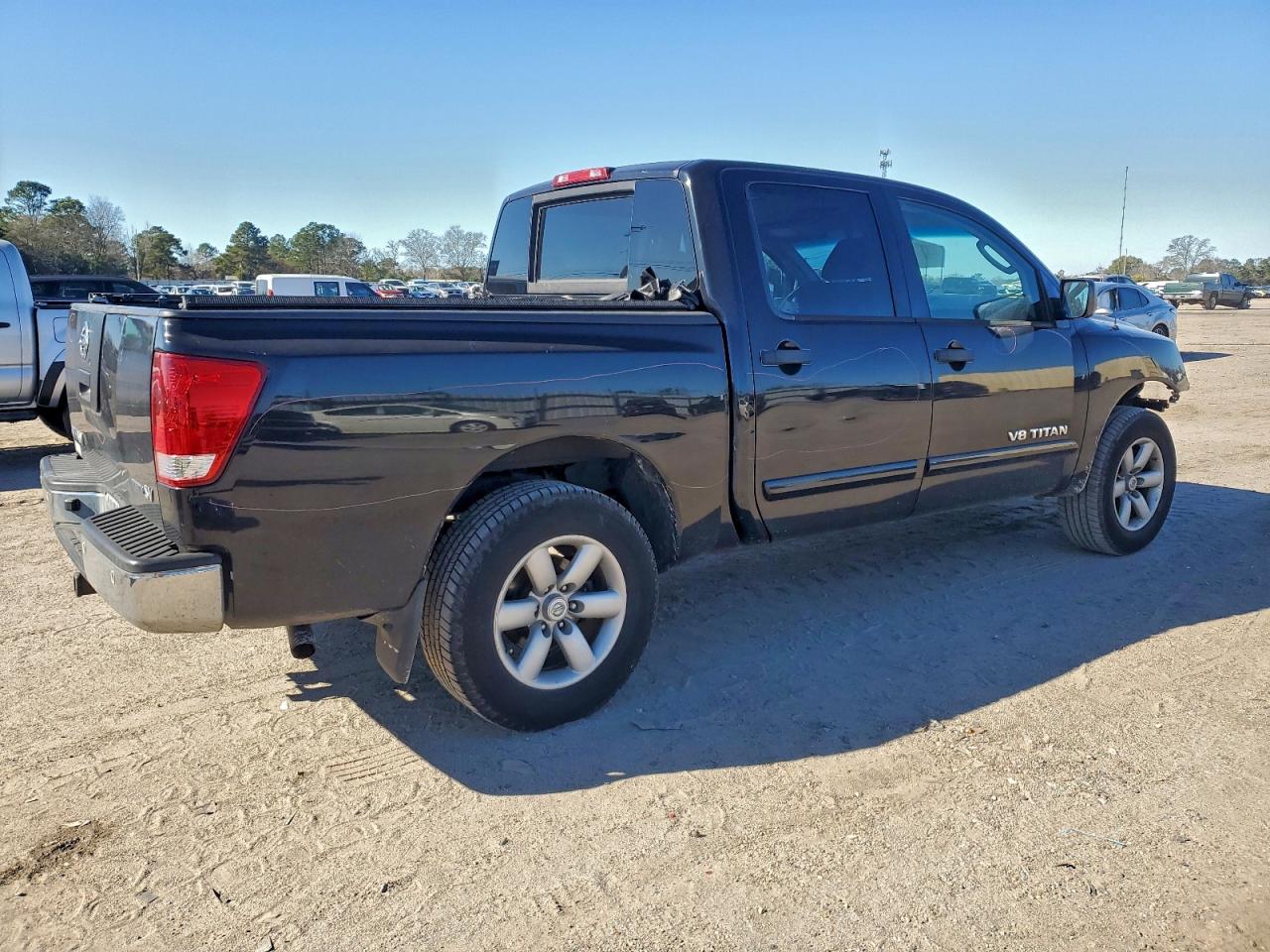 Nissan Titan S Image 3