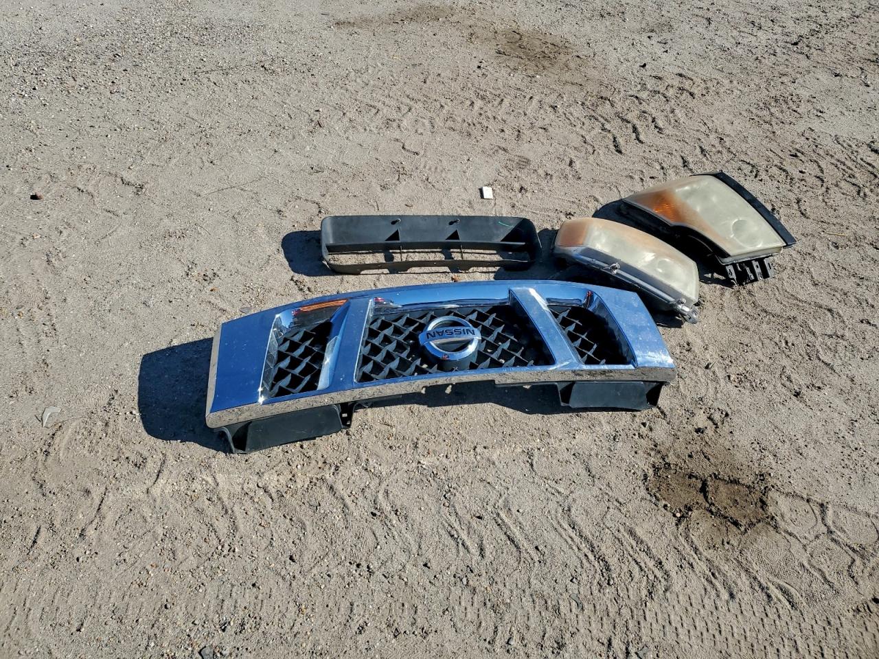 Nissan Titan S Image 12