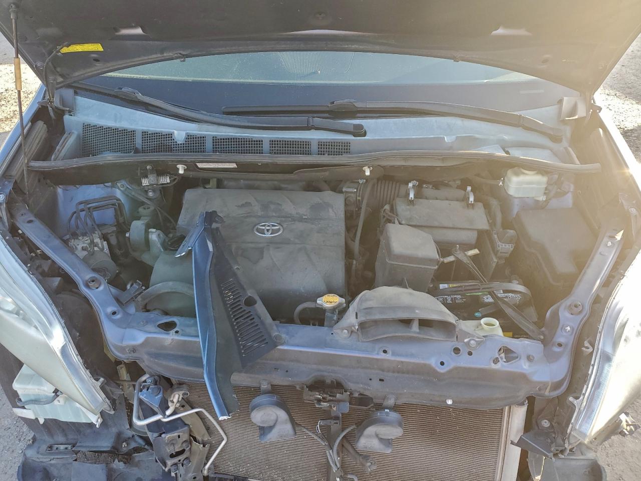 Toyota Sienna Le Image 5