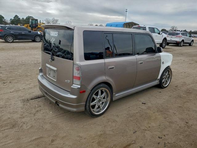 Toyota Scion Xb Image 4
