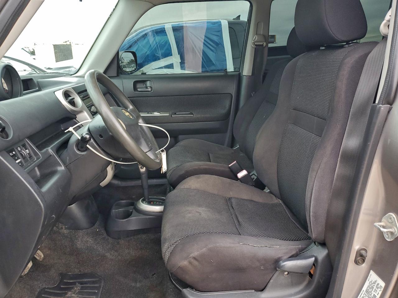 Toyota Scion Xb Image 12